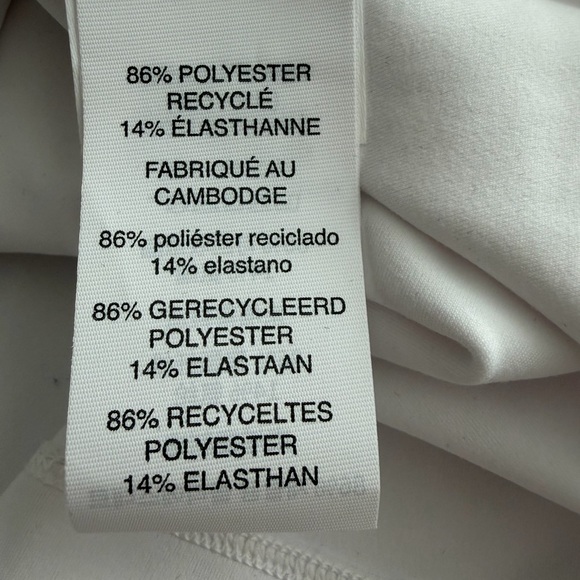 Vuori Women's Studio Half Zip Pullover in White size medium - Picture 10 of 10